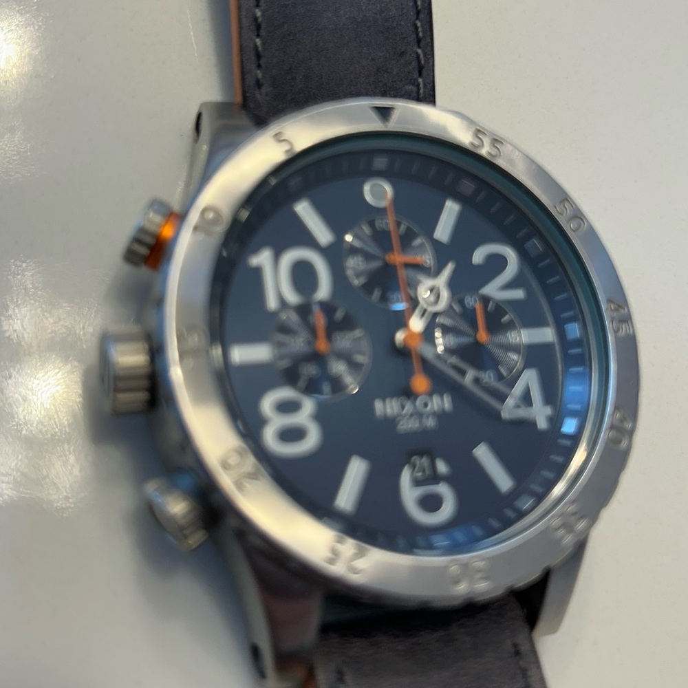 Nixon Silver and Blue 48-20 chronograph - Picture 3 of 9